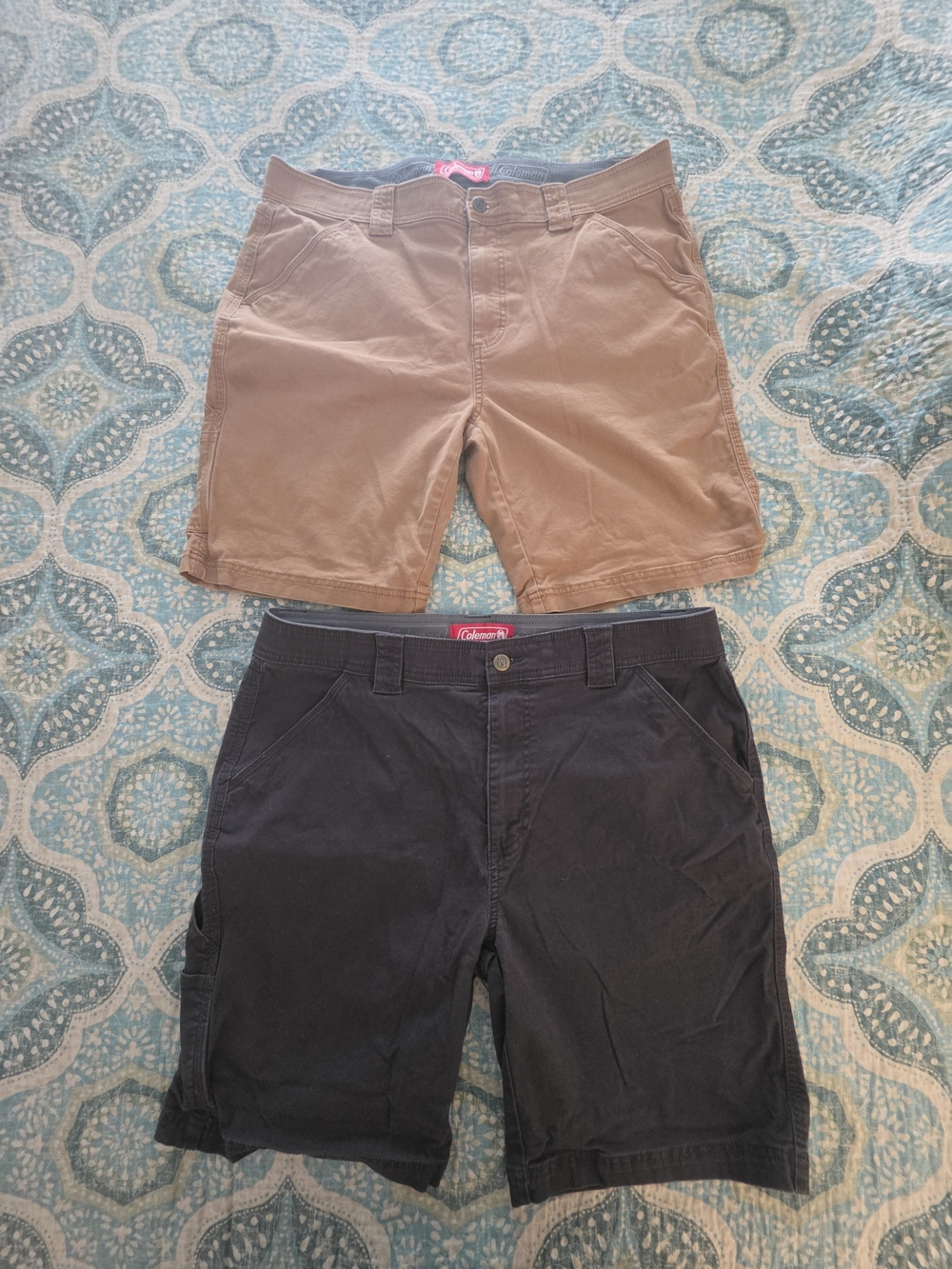 Coleman Men’s Cargo Canvas Carpenter 2 Pair of Shorts in Brown and Black Lot 36